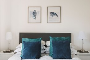 Apartment - 2 Bedrooms - Pet Friendly - Parking