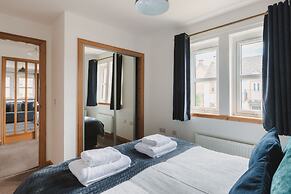 Apartment - 2 Bedrooms - Pet Friendly - Parking