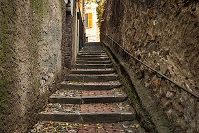Santa Chiara Apartment