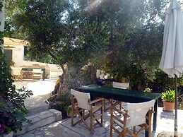 Dream 2 -traditional House With Pool To Share