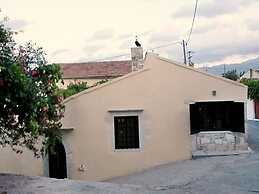 Dream 2 -traditional House With Pool To Share