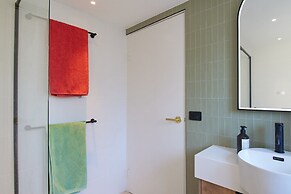 Little Palms by Burleigh Letting Co