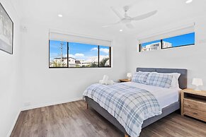 Little Palms by Burleigh Letting Co