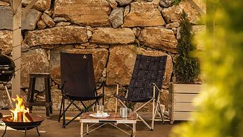 Gapyeong Dongban84 Glamping&pool Villa