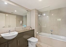 Swell Apartments - by Burleigh Letting