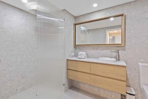 Swell Apartments - by Burleigh Letting