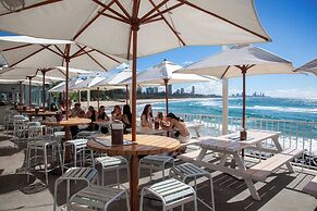 Swell Apartments - by Burleigh Letting