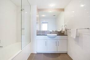 Swell Apartments - by Burleigh Letting