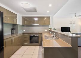 Swell Apartments - by Burleigh Letting