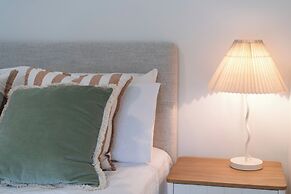 Swell Apartments - by Burleigh Letting
