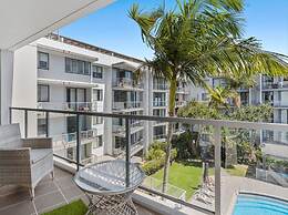Swell Apartments - by Burleigh Letting