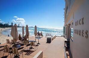 Swell Apartments - by Burleigh Letting