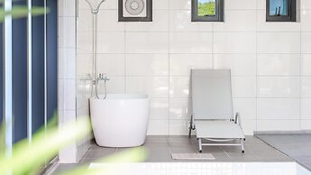 Danyang Dandelion Pool Villa