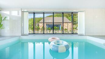 Danyang Dandelion Pool Villa