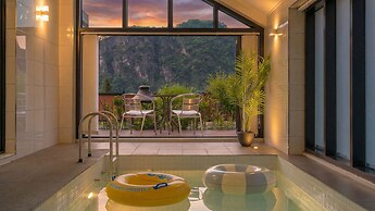 Danyang Dandelion Pool Villa