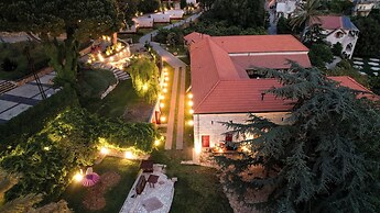 Chateau Du Comte