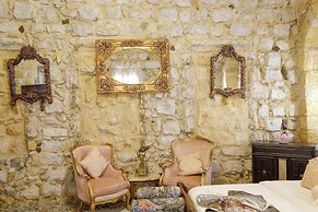 Chateau Du Comte