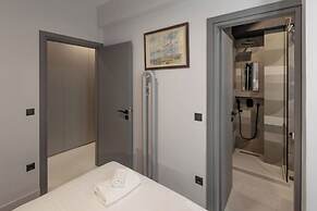 Well-designed apartment by the Acropolis