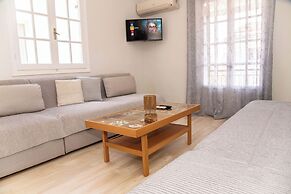 Antonia's Apartments