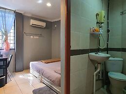 Hotel O Hoover Room