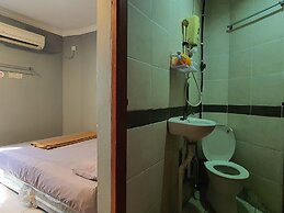 Hotel O Hoover Room