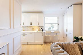 Stylish Apartment In Leafy Richmond