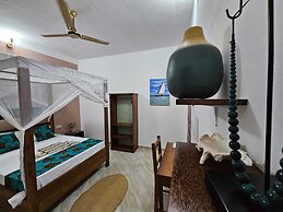Zanzicrown Hotel