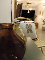 Zanzicrown Hotel
