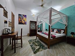 Zanzicrown Hotel