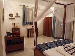 Zanzicrown Hotel