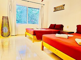 38 Pax 4 Connected Pool Villas