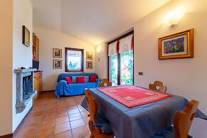 Crimson Apartment by Wonderful Italy