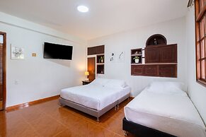 Hotel Chalet El Castillo by Majuva