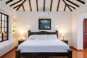 Hotel Chalet El Castillo by Majuva