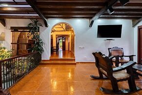 Hotel Chalet El Castillo by Majuva