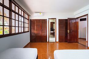 Hotel Chalet El Castillo by Majuva