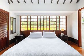 Hotel Chalet El Castillo by Majuva