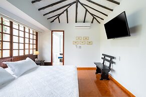 Hotel Chalet El Castillo by Majuva