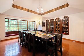 Hotel Chalet El Castillo by Majuva