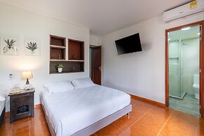 Hotel Chalet El Castillo by Majuva