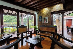 Hotel Chalet El Castillo by Majuva