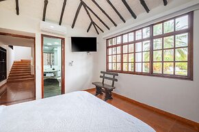 Hotel Chalet El Castillo by Majuva