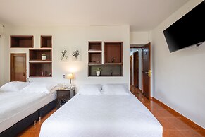 Hotel Chalet El Castillo by Majuva