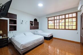 Hotel Chalet El Castillo by Majuva
