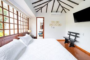 Hotel Chalet El Castillo by Majuva