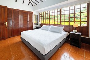 Hotel Chalet El Castillo by Majuva