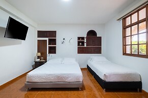 Hotel Chalet El Castillo by Majuva
