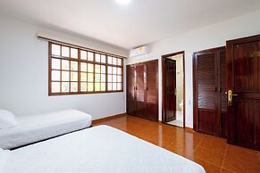 Hotel Chalet El Castillo by Majuva