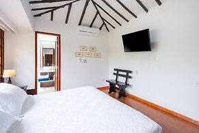 Hotel Chalet El Castillo by Majuva