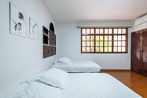 Hotel Chalet El Castillo by Majuva